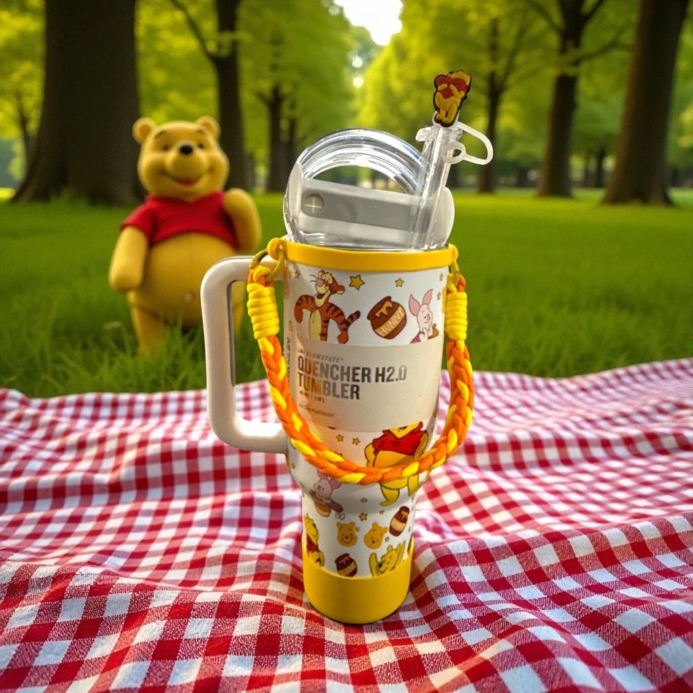 WINNIE THE POOH 40oz cup with accessories